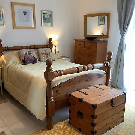 St Pasha Hotel Paille Luaran gambar